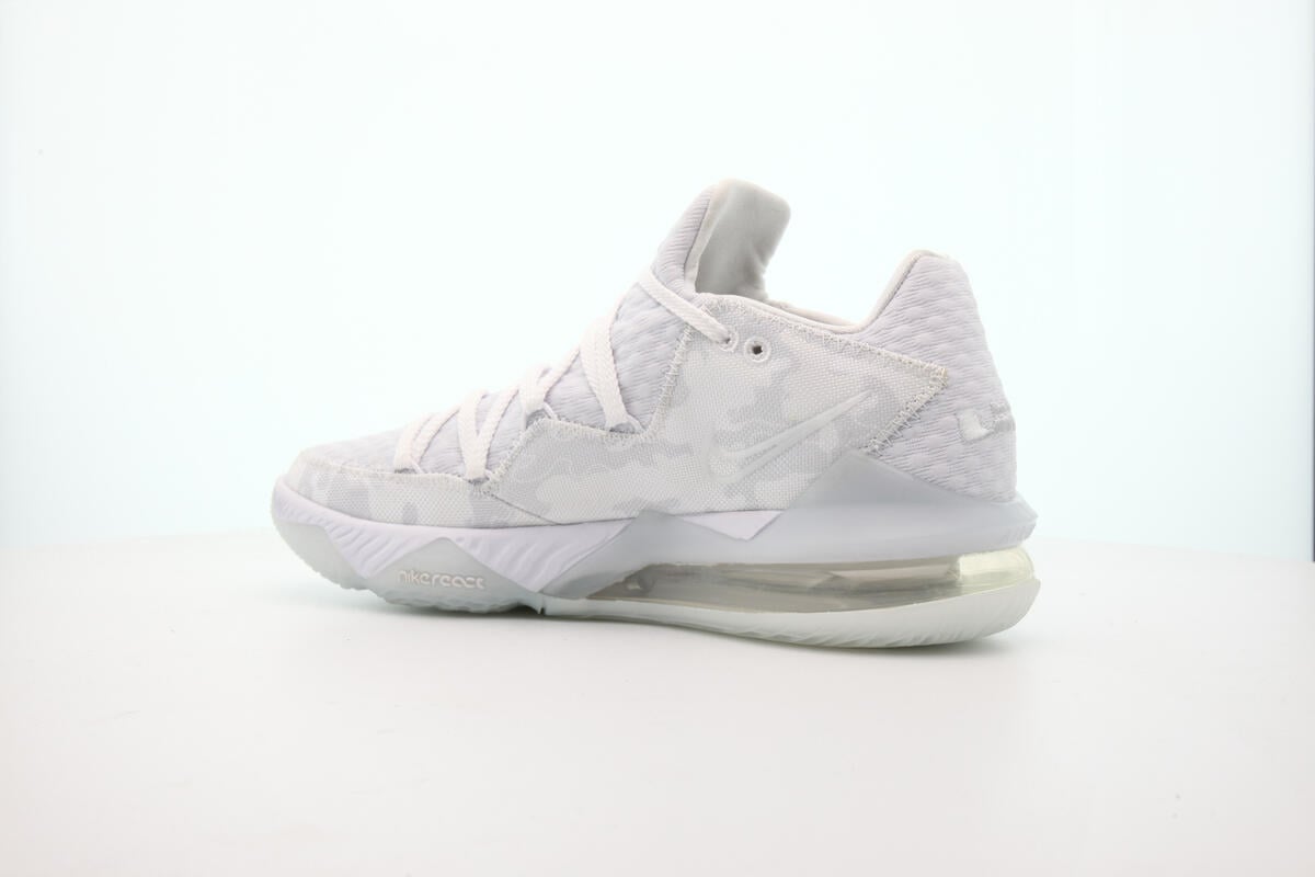 Nike LEBRON XVII LOW 